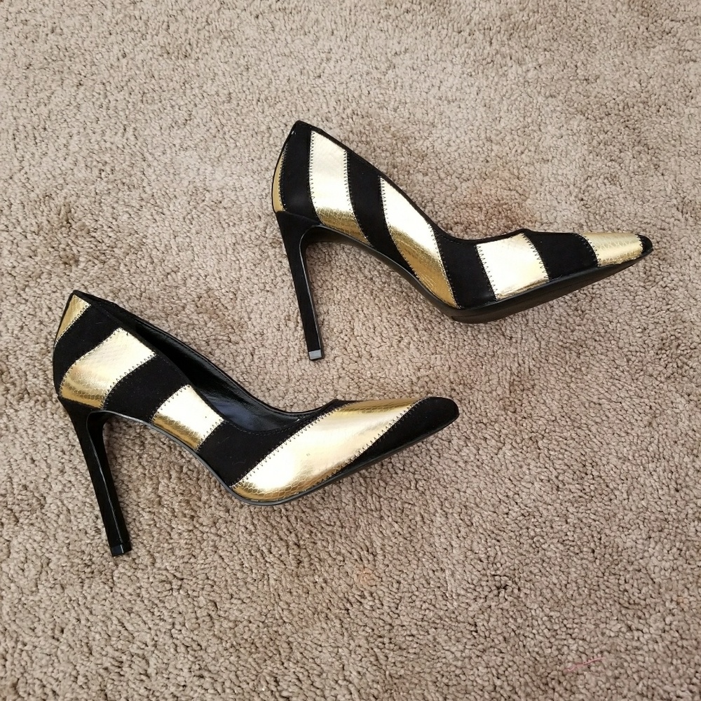 Nine West Tiktok Black Gold Pumps NEW